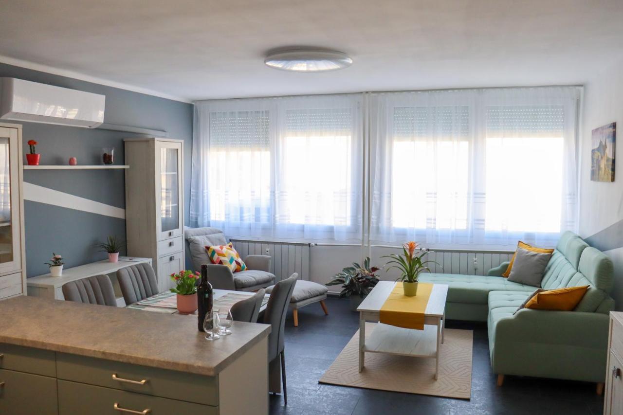 Krisztina Apartman Apartment ชาลโกตาร์ยัน ภายนอก รูปภาพ