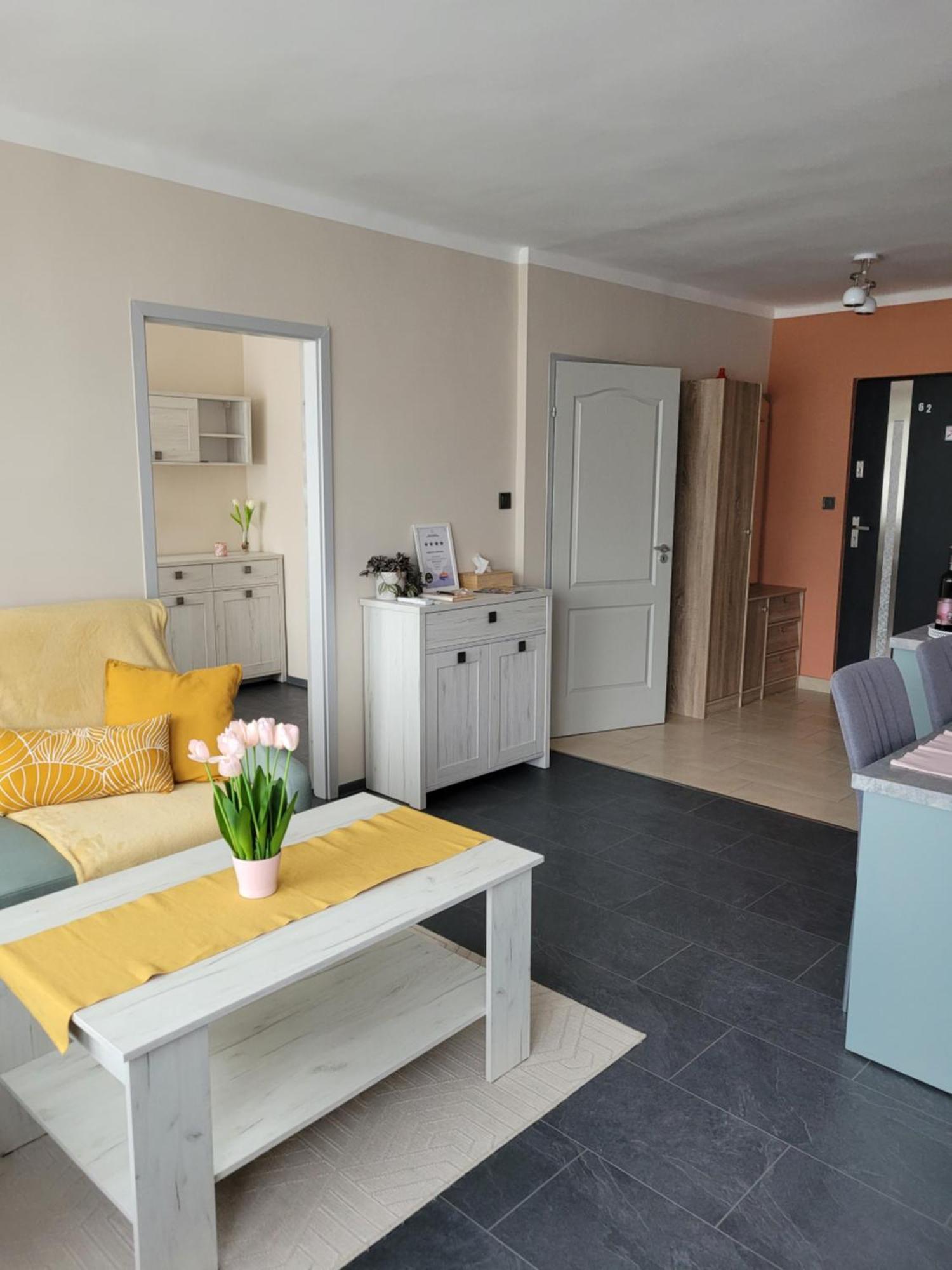 Krisztina Apartman Apartment ชาลโกตาร์ยัน ภายนอก รูปภาพ